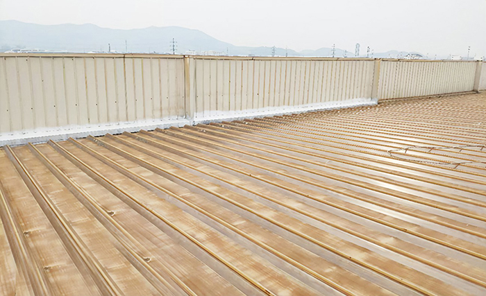 彩鋼屋面翻新防水涂料：保護(hù)屋頂，延長使用壽命